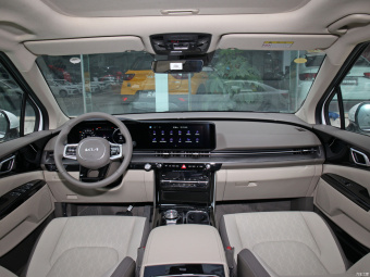Kia Carnival Deluxe Technology 2.0T