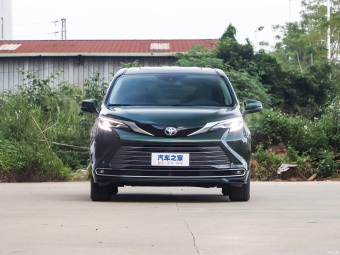 Toyota Sienna Hybrid Deluxe 2.5L