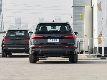 Audi Q7 2025 45 TFSI Quattro S line Black Knight Edition