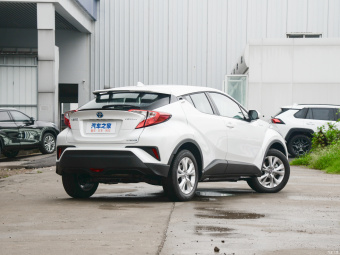 Toyota IZOA Hybrid Yixing 2.0L