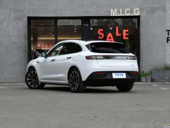 Aito M5 Smart AWD