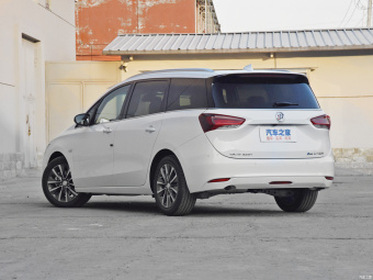 Buick GL6 Premium 323T