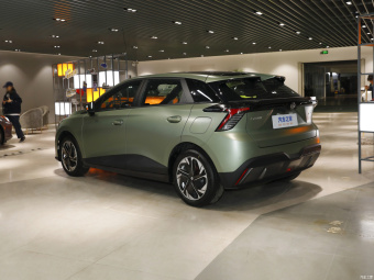 MG Mulan Luxury 520km