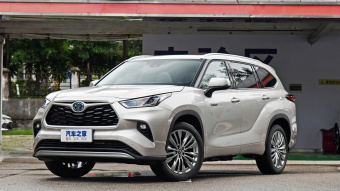 Toyota Highlander Hybrid Premium 7 Seats 2.5L 4WD