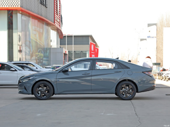 Hyundai Elantra Leading GLS 1.5L CVT