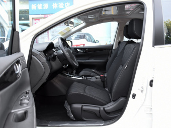 Nissan Tiida Cool Dynamic 1.6L CVT