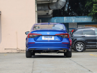 Honda Civic Dynamic 180TURBO CVT