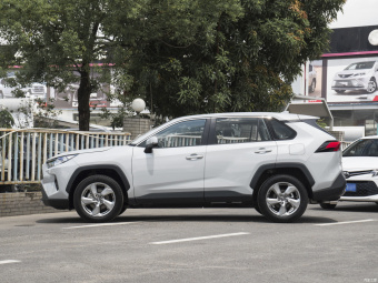 Toyota RAV4 Fashion 2.0L CVT 2WD