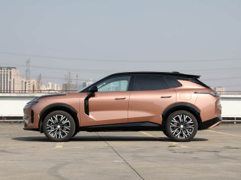 Lynk & Co 08 EM-P 2025 Halo 220km/h AWD Performance