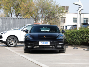 Porsche Panamera 4 E-Hybrid