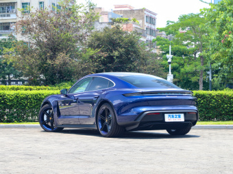 Porsche Taycan 4S