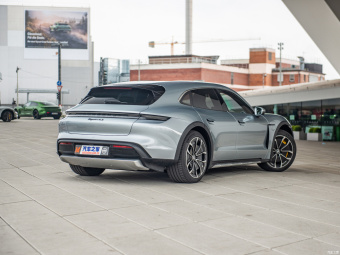 Porsche Taycan 4S Cross Turismo
