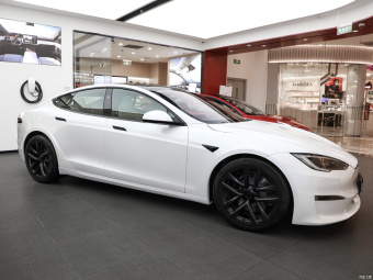 Tesla Model S Dual Motor