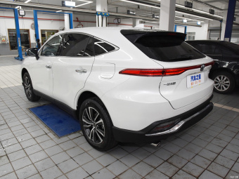 Toyota Harrier Deluxe 2.0L CVT