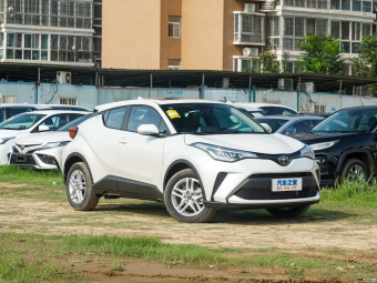Toyota C-HR Leading 2.0L