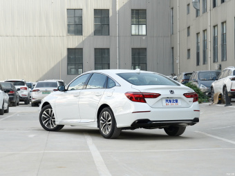 Honda Inspire Sport Hybrid Pure Wisdom 2.0L