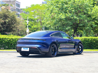 Porsche Taycan 4S