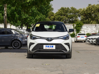 Toyota IZOA Yichi 2.0L
