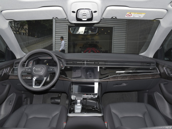 Audi Q8 Dynamic Luxury 55 TFSI