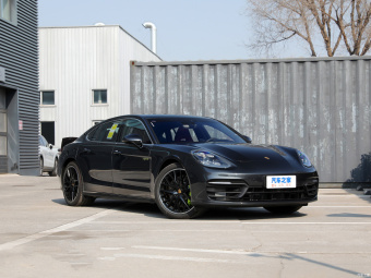 Porsche Panamera 4 E-Hybrid Executive Platinum Edition