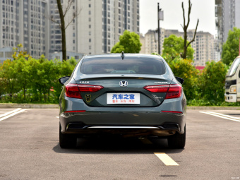 Honda Inspire Sport Hybrid Pure Cross 2.0L