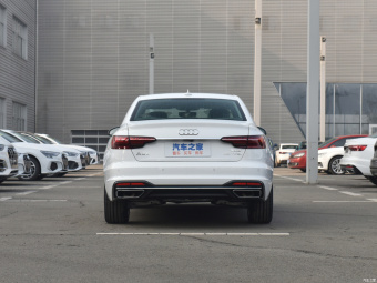 Audi A4L Elegance Luxury 40 TFSI
