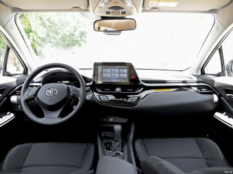 Toyota IZOA Hybrid Yixiang 2.0L
