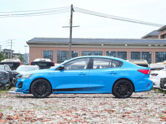 Ford Focus Sedan S Edition EcoBoost 180