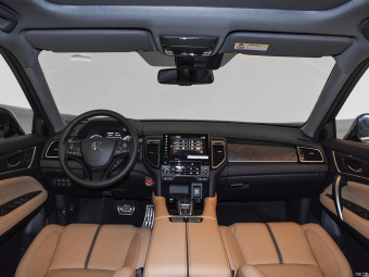 Honda UR-V Honor AWD 370TURBO