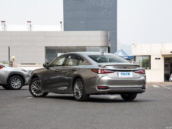 Lexus ES 300h Executive