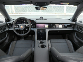 Porsche Taycan 4 Cross Turismo
