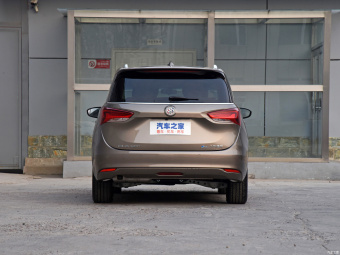 Buick GL6 Luxury 323T