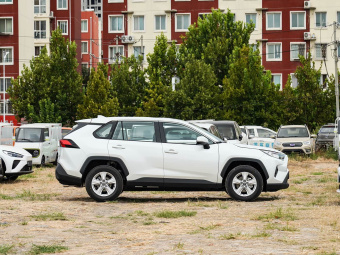 Toyota RAV4 2024 2.0L CVT 2WD Urban Edition