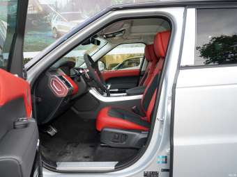Land Rover Range Rover Sport HST P400