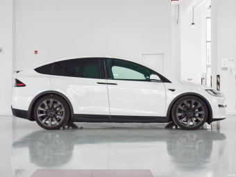 Tesla Model X Plaid