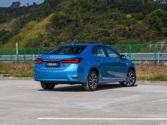 Toyota Corolla PHEV Flagship 1.8L E-CVT