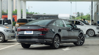 VW Passat Star Deluxe 330TSI