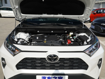 Toyota RAV4 Urban 2.0L CVT 2WD