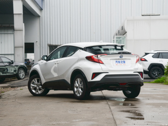 Toyota IZOA Hybrid Yixing 2.0L