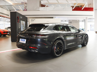 Porsche Panamera 4S Sport Turismo