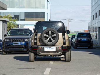 Land Rover Defender 110 X P400