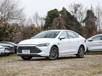 BYD Qin Plus DM-i Leading 120КМ