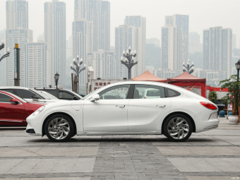 Ora Lightning Cat Premium 555km