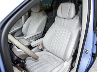 Roewe iMAX8 EV First Class Diamond