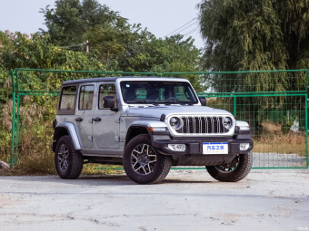 Jeep Wrangler Sahara 2.0T 4D
