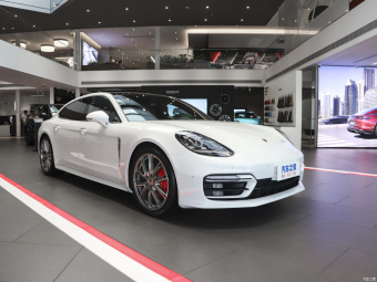 Porsche Panamera 4S Executive
