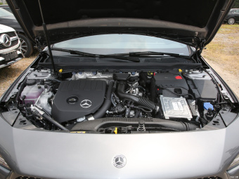 Mercedes-Benz CLA-Class 200 Shooting Brake