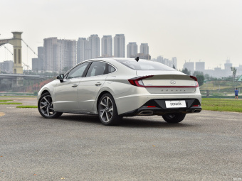 Hyundai Sonata Flagship TOP 380TGDi AT