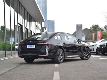 BMW 5 Series 2026 Restyled 530Li Leading Luxury