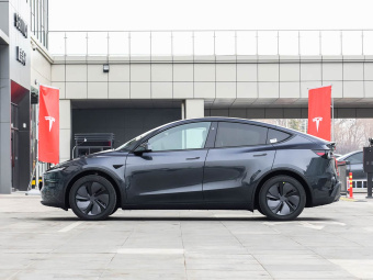 Tesla Model Y 2026 Long Range All-Wheel Drive Version